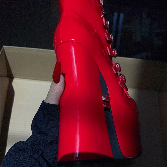 Brand new current mood Red Platform Boots - Picture 5 of 6